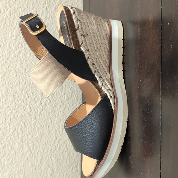 New In Box Sofia Genuine Leather 3.5" Wedge Shoes by European Heels Size 9 / 40 - Picture 3 of 12